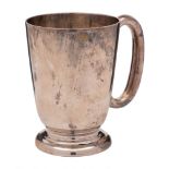 A George V silver mug, maker Harrison Brothers and Howson, Sheffield,