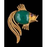 An 18ct gold and chrysoprase 'fish' brooch: with cabochon eye, approximately 32mm long x 24mm wide,