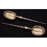 A pair of Edward VII silver gilt anointing spoons, maker Wakely & Wheeler, London,