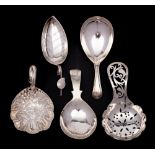 A George V silver caddy spoon, maker George Unite, Birmingham,