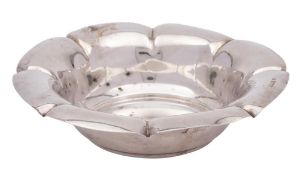 An Edward VII silver bowl, maker Atkin Brothers, Sheffield,
