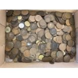 A large quantity of assorted vintage coins, mostly pennies, approx. 5kg in total.