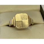 A vintage art Deco style 9ct gold quarter square signet ring with sunray and brushed gold design.