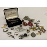 A small collection of vintage jewellery in varying conditions to include silver.