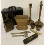 A collection of assorted vintage items to include a black lacquer paintbrush box.