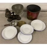 A small quantity of assorted vintage metal ware items to include painted Toleware bucket.