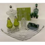 A box of vintage and modern glassware to include a large vintage splash style bowl.