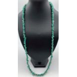 A 30" green aventurine chip costume jewellery necklace with screw barrel clasp. Ex jewellery