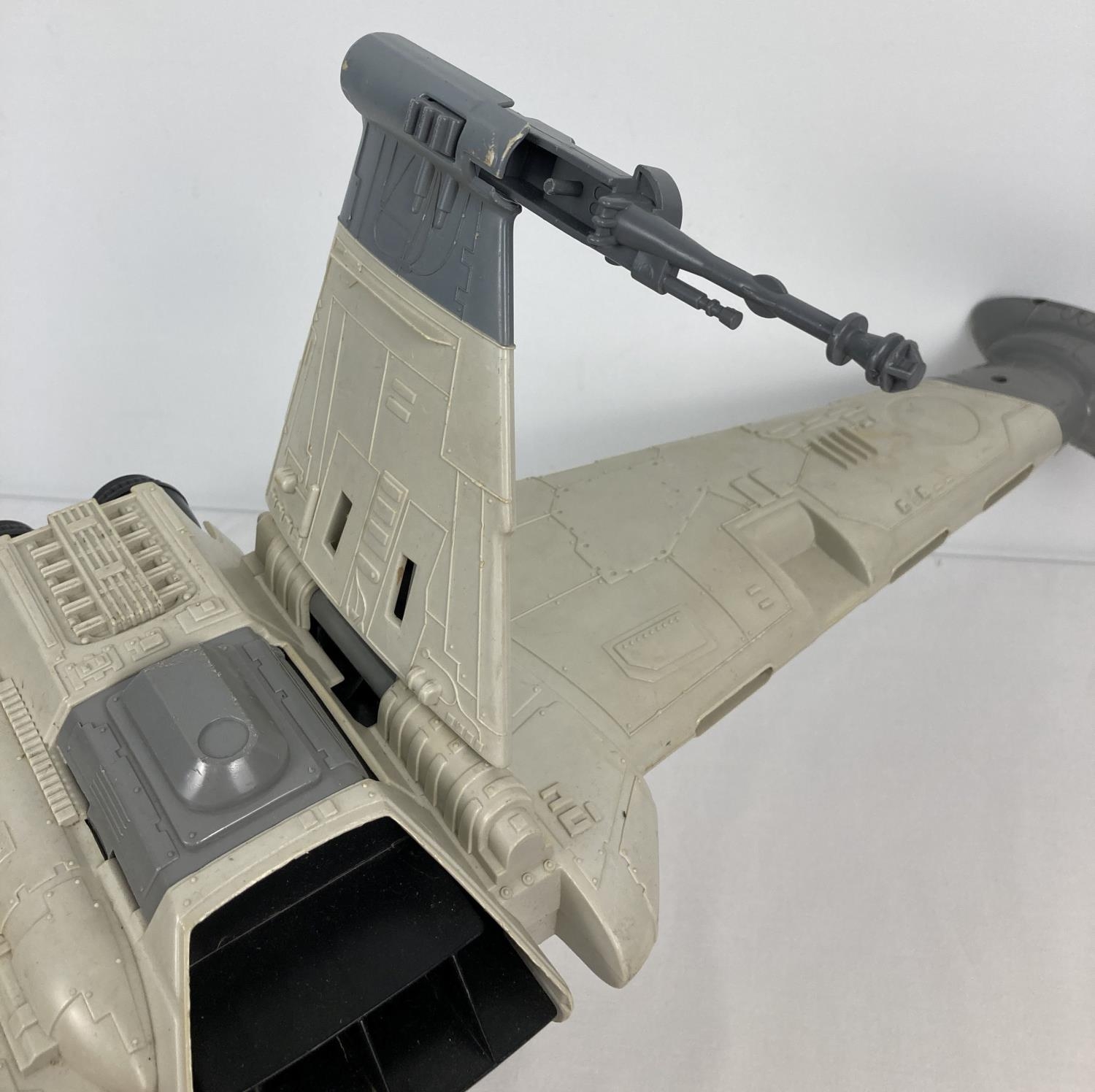 A vintage 1984 "Return Of The Jedi" B Wing fighter with collapsible wings, one removable gun and - Image 4 of 7