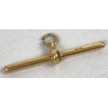 An 18ct yellow gold T bar clasp, approx. 4" long. Stamped '18' with crown assay mark. Total weight