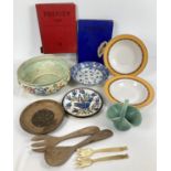 A box of assorted vintage items to include ceramics, books & wooden items. Lot includes: Woods