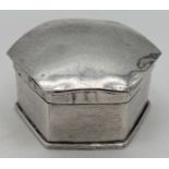 A 925 silver hexagonal shaped trinket pot/pill box with lift off lid. Stamped 925 to underside.