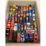 A tray of approx. 45 assorted 1:72 scale diecast vehicles, mostly Hot Wheels.