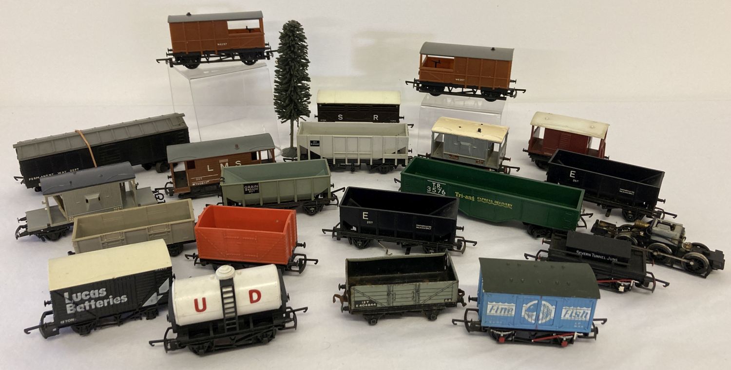 A collection of 20 x OO gauge model railway wagons.