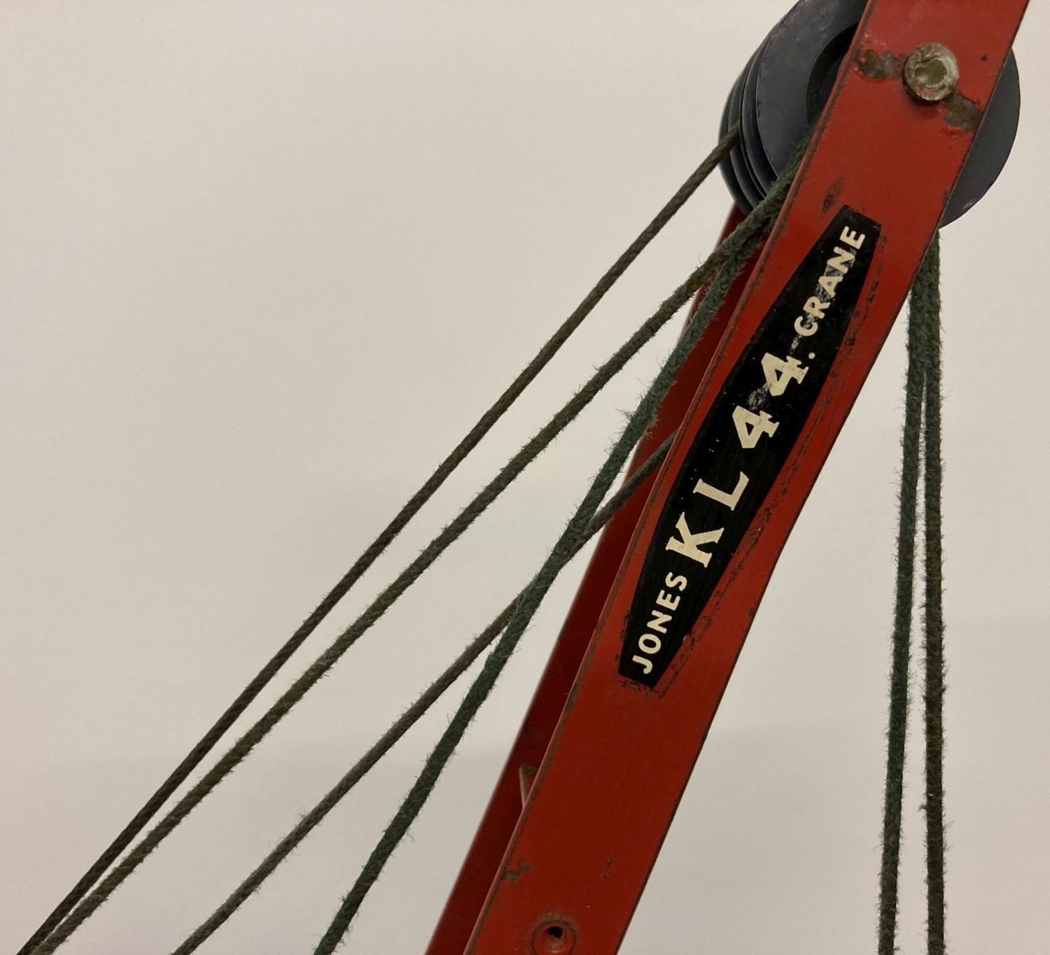 A vintage 1960's Tri-ang painted steel 4 ton Jones mobile crane, KL44. - Image 3 of 6