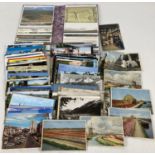 A quantity of assorted vintage & modern British & Overseas postcards. …