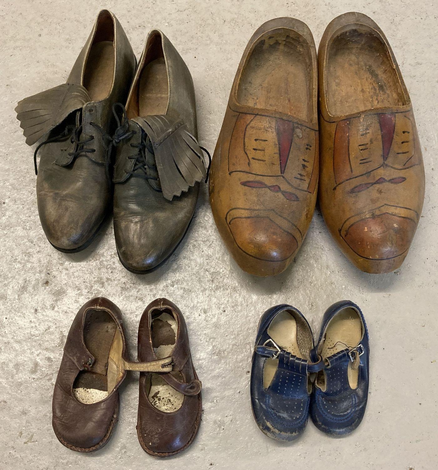 4 pairs of vintage leather & wooden shoes. Comprising: a pair of green leather golfing shoes with