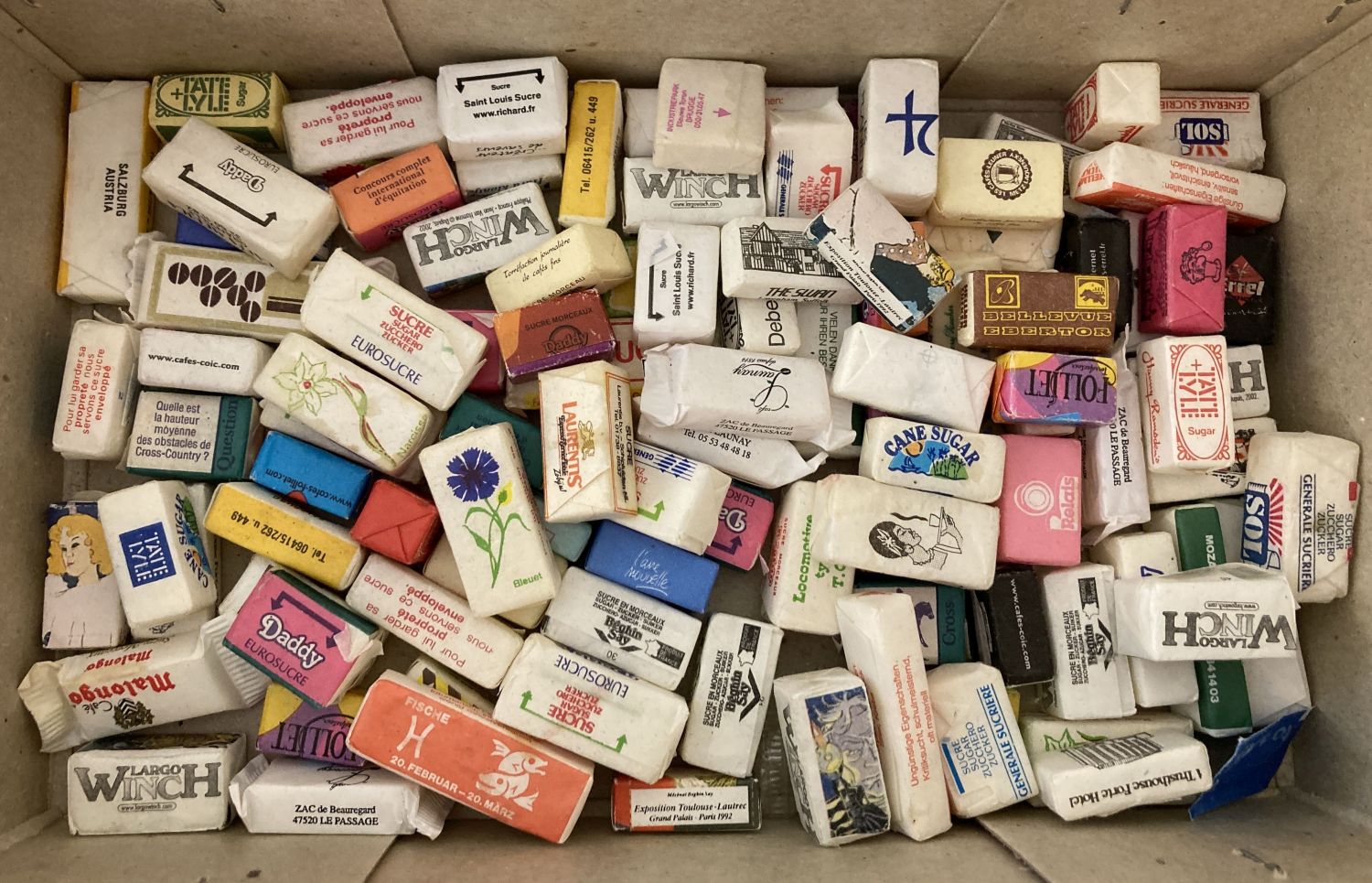 Sucrology collection - 4 boxes of vintage collectable sugar packets and sachets. - Image 8 of 8