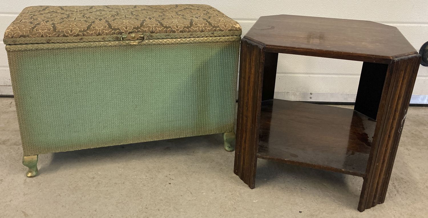 An Art Deco medium oak side/occasional table with under shelf.