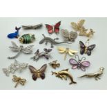 18 vintage and modern insect and animal brooches, some stone set. To include: butterflies,