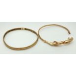 2 scrap 9ct gold bangles, one with dolphin detail. Both marked 375. Total weight approx. 7.1g.