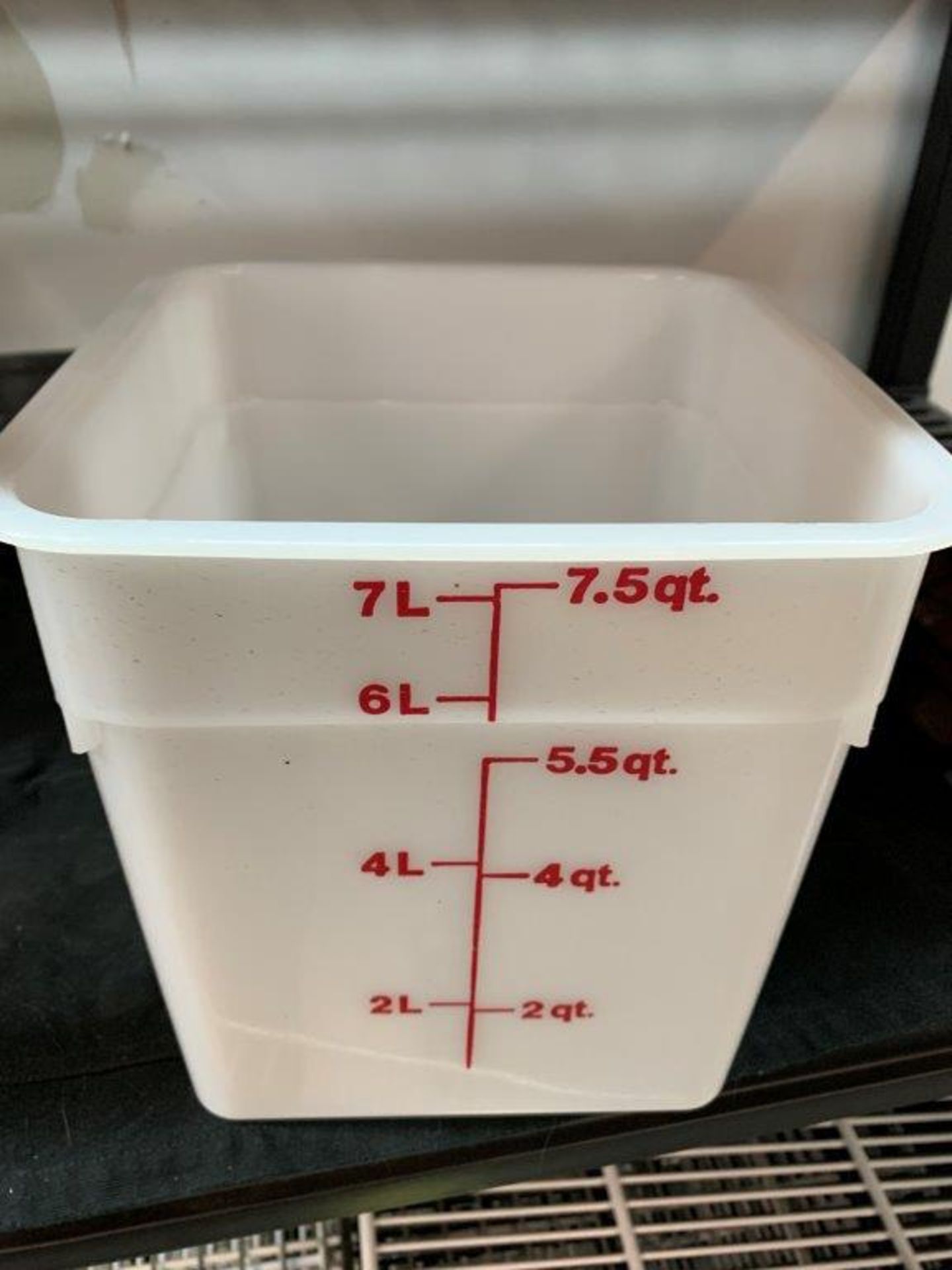 Lot de 5 bacs à mesurer 7 litres avec couvercles