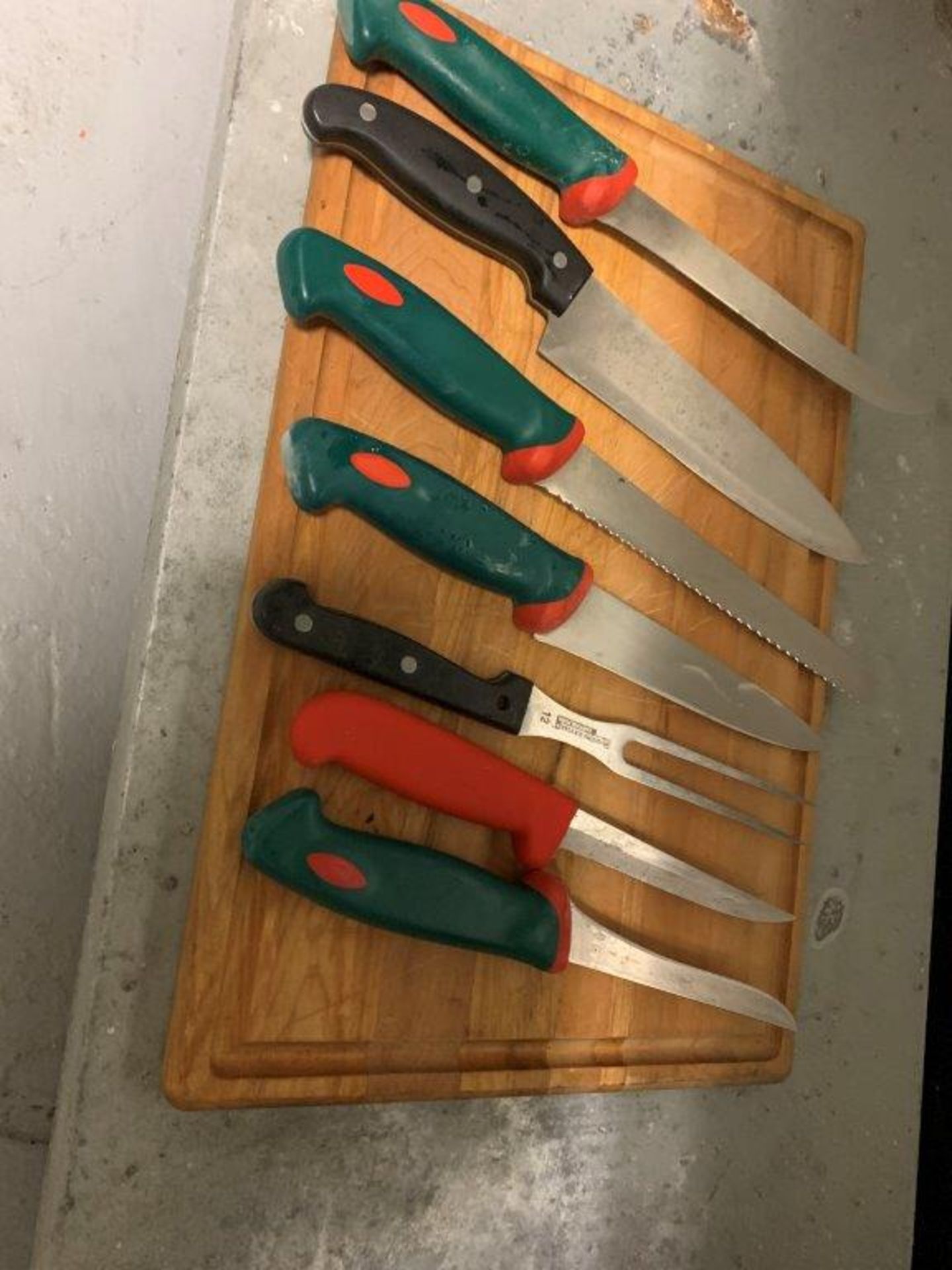 Lot de couteaux (6) + planche