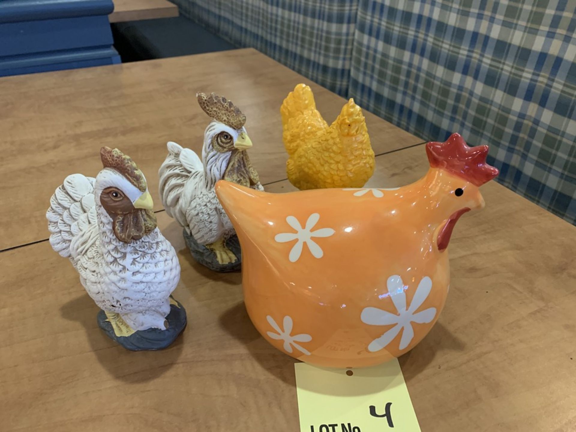 Lot de 4 poules déco variées