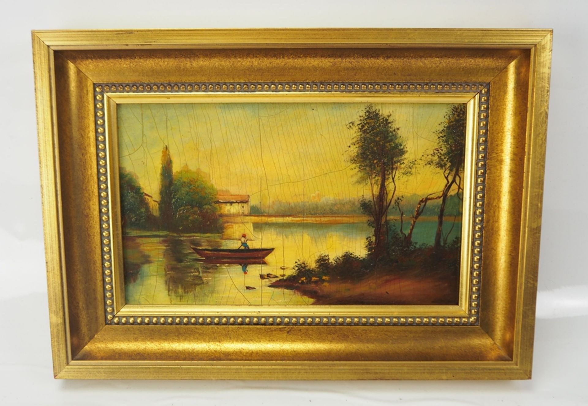 Landschaftsmalerei: See mit Boot und Bäumen.
