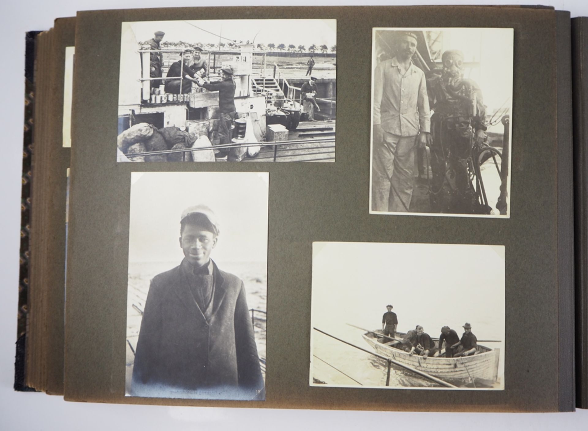 Fotoalbum des Marine-Stabsarzt Dr. R.N. der III. Unterseebootsflottille. - Image 17 of 20