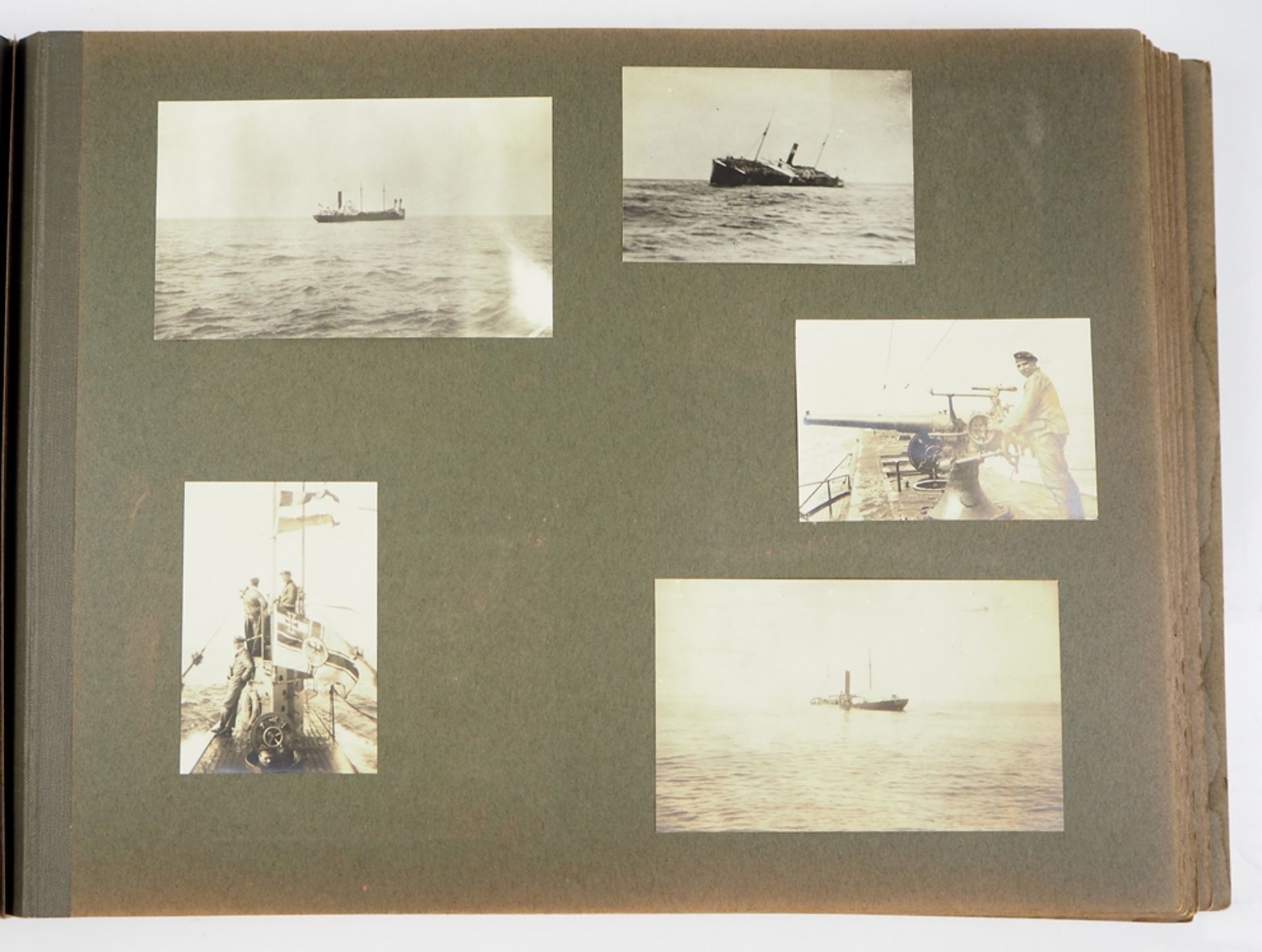 Fotoalbum des Marine-Stabsarzt Dr. R.N. der III. Unterseebootsflottille. - Image 13 of 20