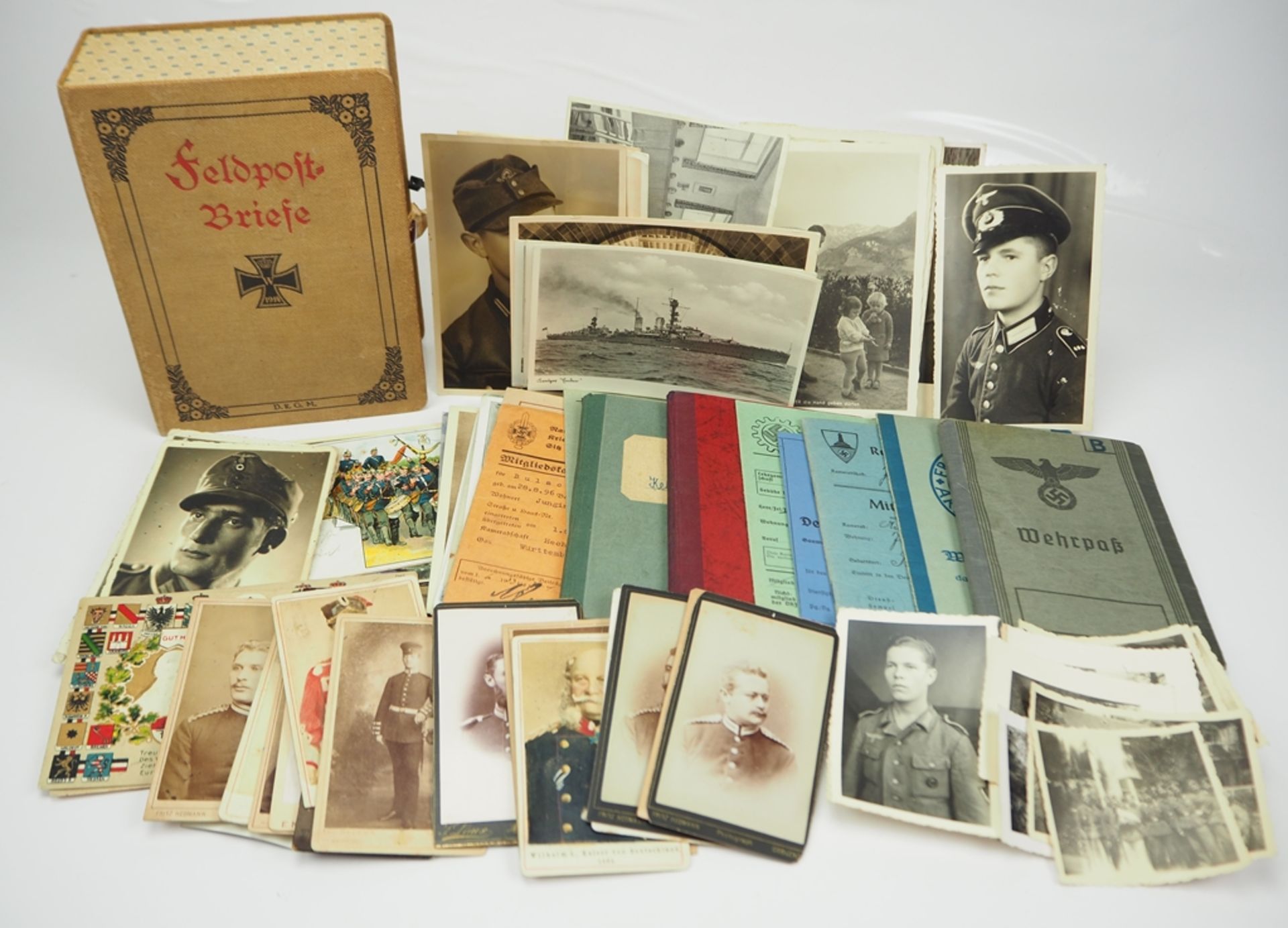 Feldpost Briefe Box mit Fotos - 1. und 2. Weltkrieg.