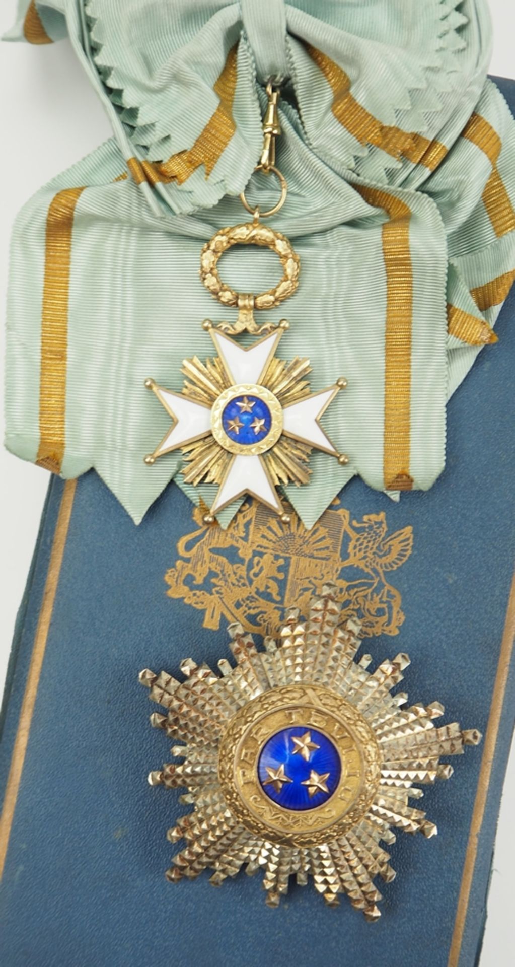 Lettland: Orden der drei Sterne, 1. Modell (1924-1940), Großkreuz Satz, im Etui.