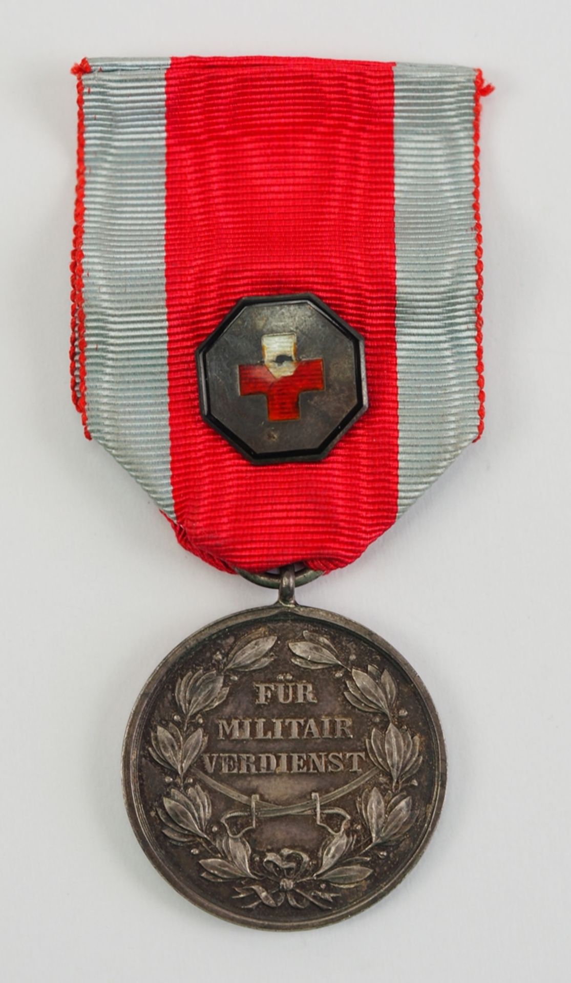 Schaumburg-Lippe: Militär-Verdienstmedaille, mit Genfer Kreuz.