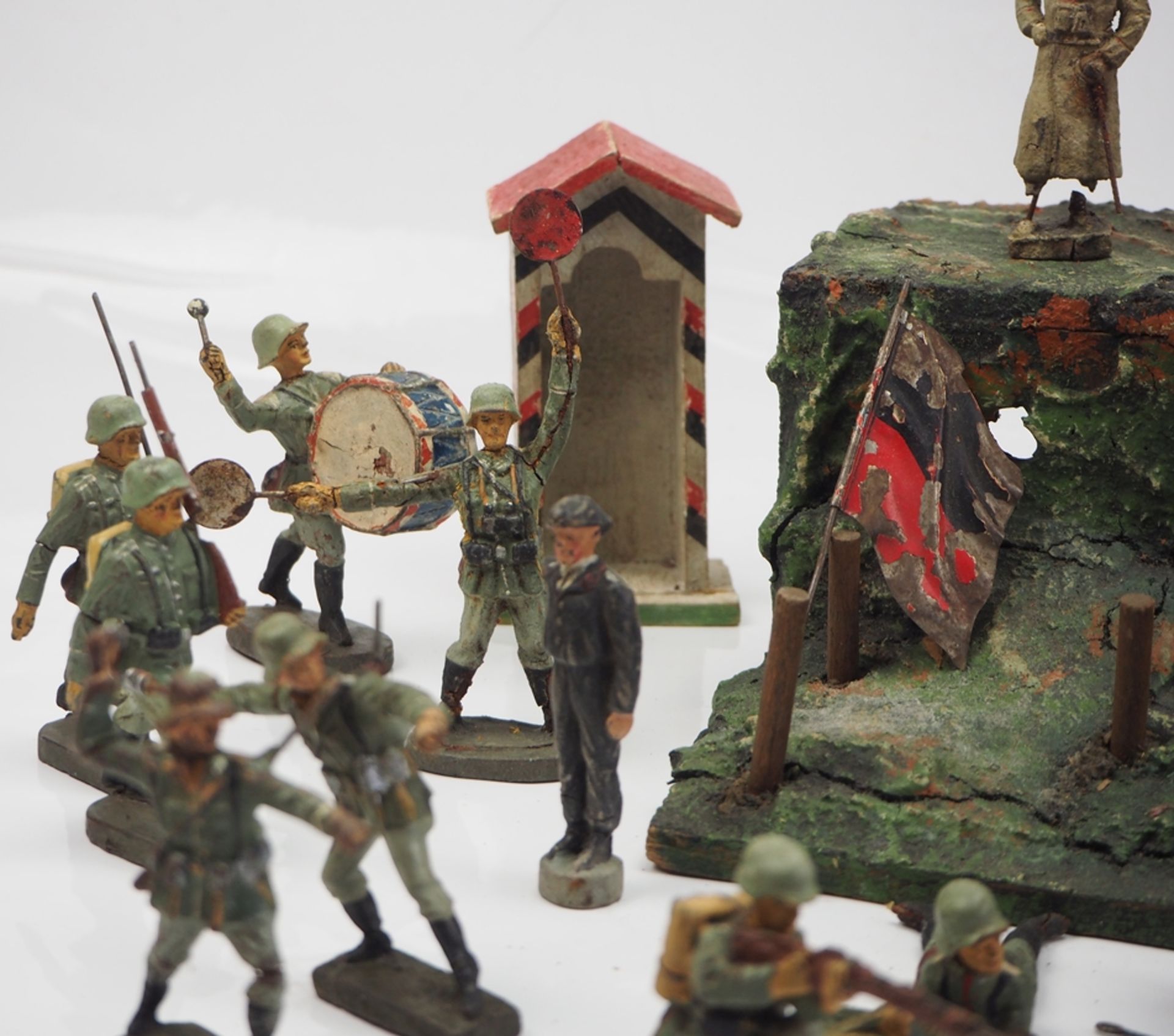 Elastolin: Wehrmacht Figuren und Diorama. - Image 4 of 4