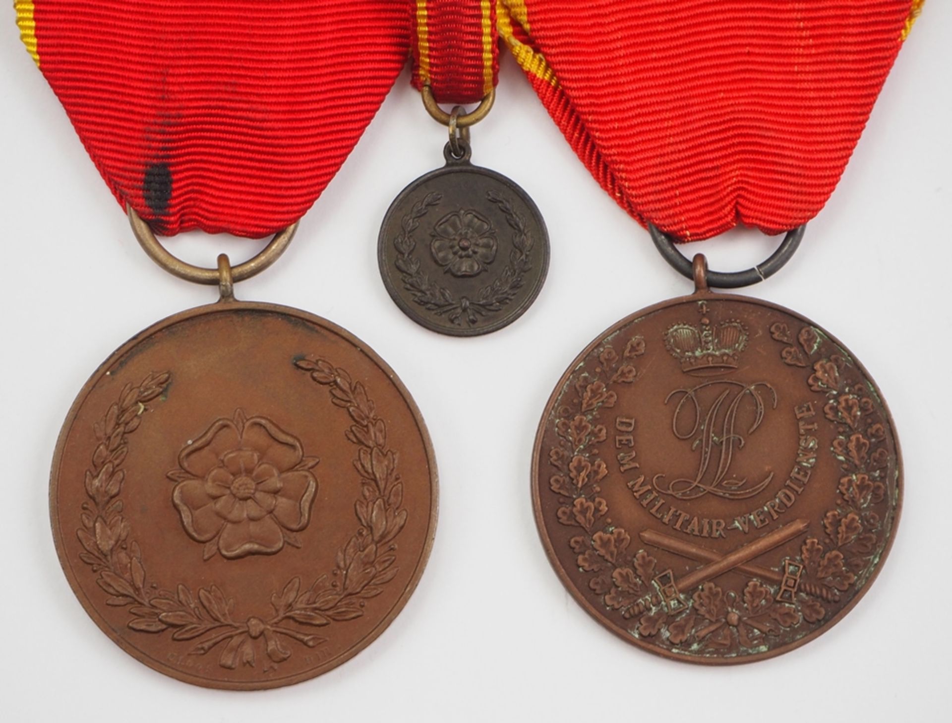 Lippe-Detmold: Militärverdienstmedaille, mit und ohne Schwerter. - Image 2 of 2