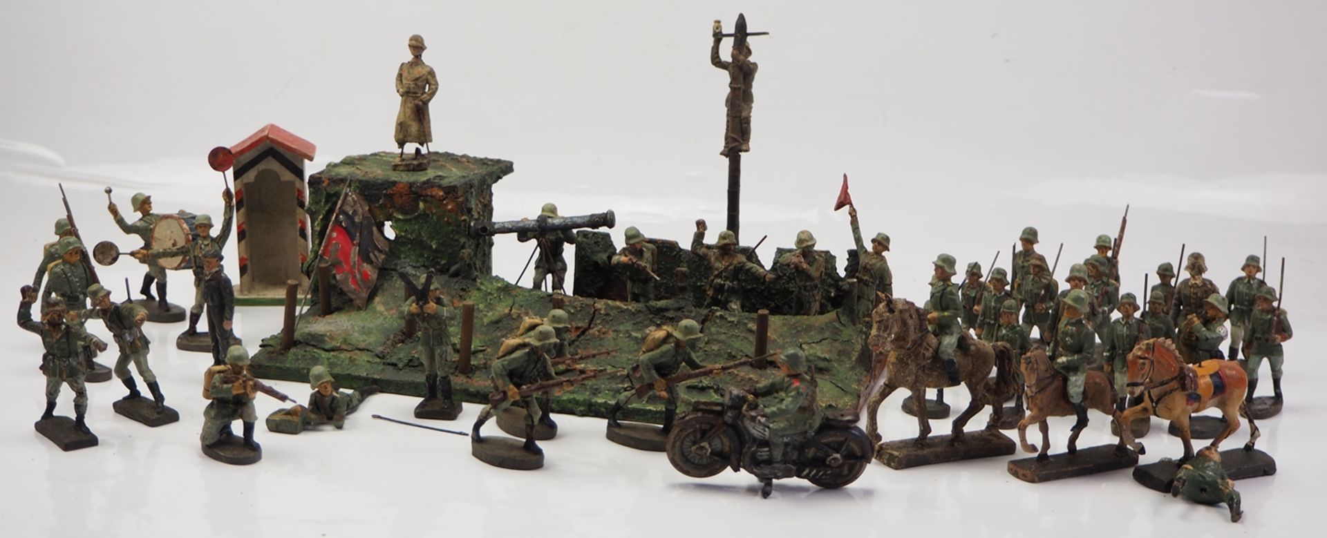 Elastolin: Wehrmacht Figuren und Diorama. - Image 2 of 4