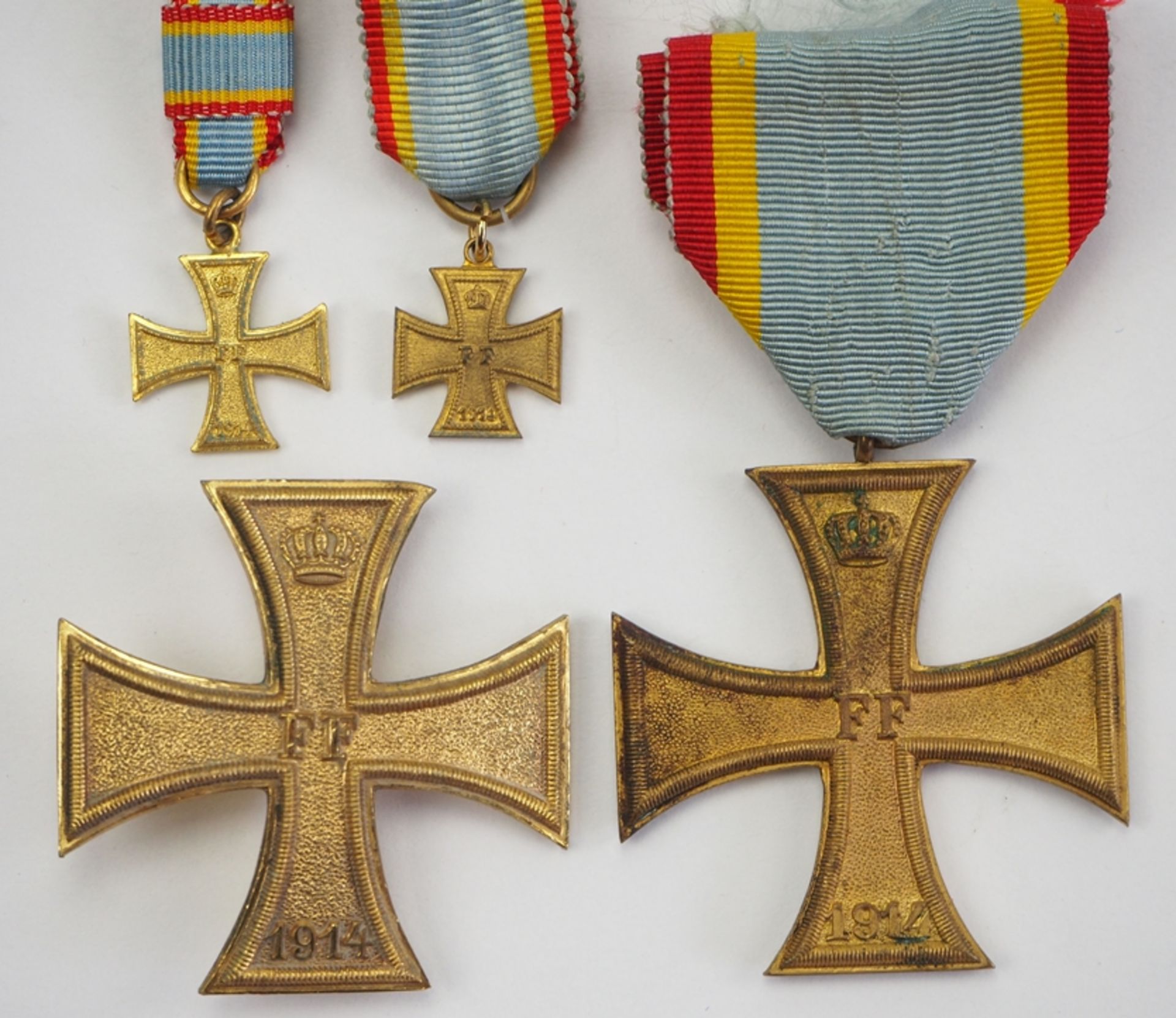 Mecklenburg-Schwerin: Militärverdienstkreuz, 1. und 2. Klasse, mit Miniatur.