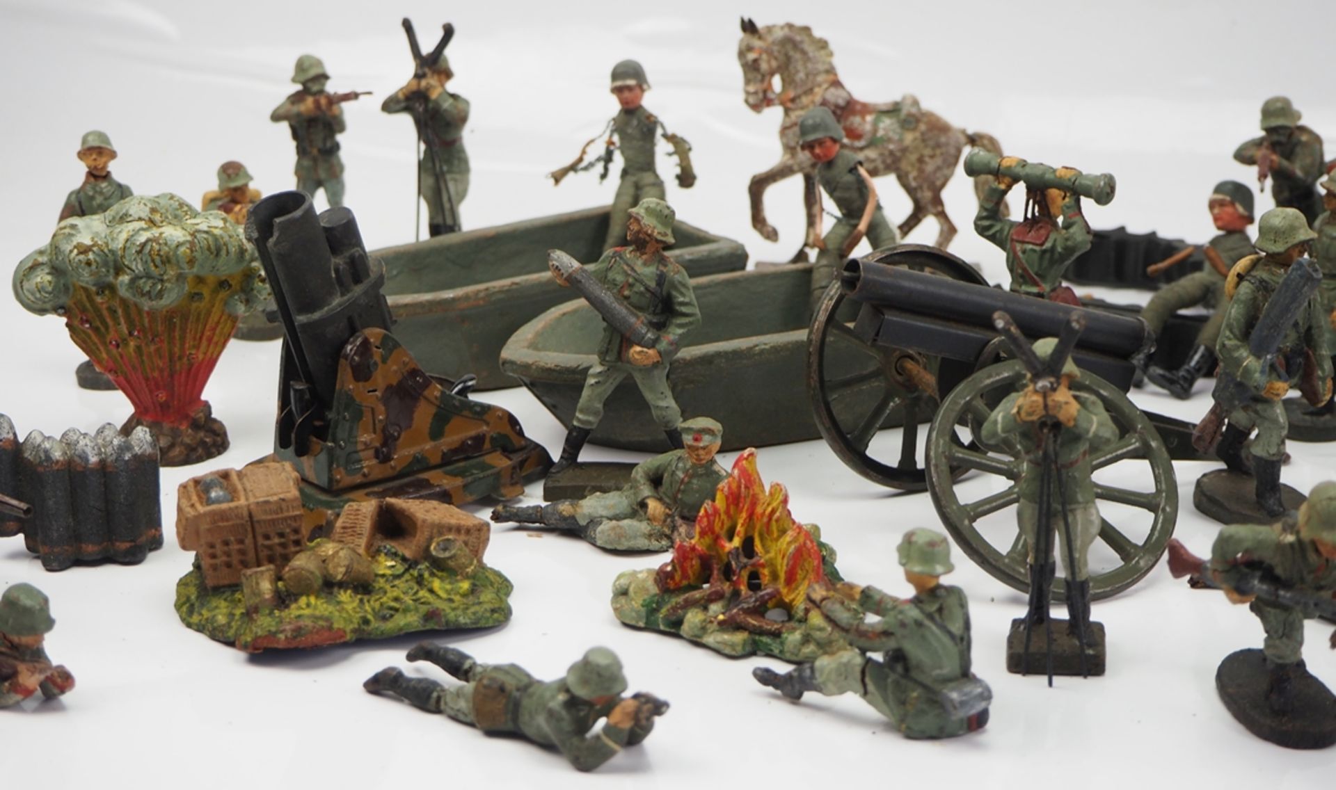 Elastolin: Wehrmacht Figuren und Diorama sowie Technik.