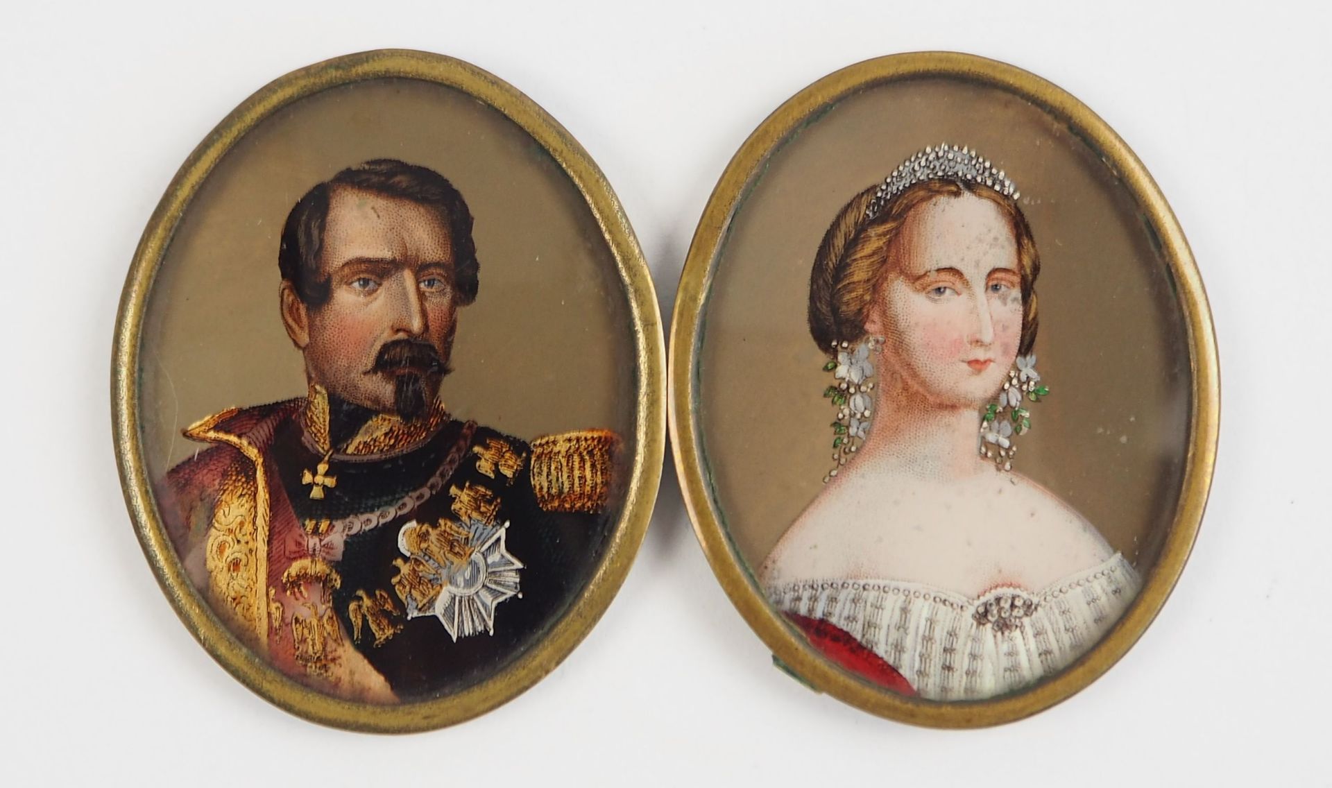 Hinterglasmalerei: Porträts Napoleon III. und Eugénie de Montijo.