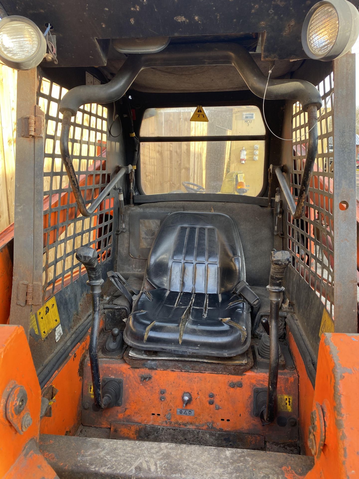 Daewoo Skid steer loader - Image 5 of 8