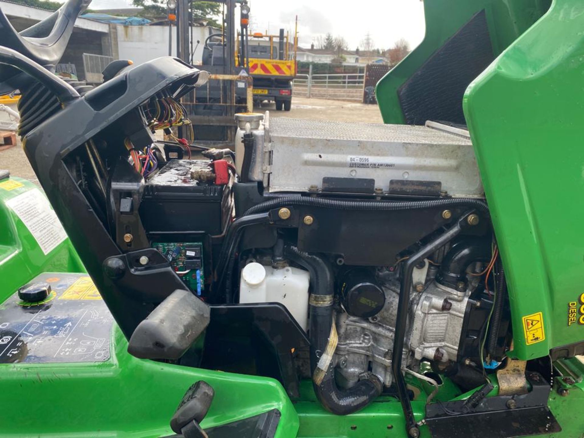 JOHN DEERE GX355 DIESEL RIDE ON MOWER.LOCATION N IRELAND. - Image 3 of 5