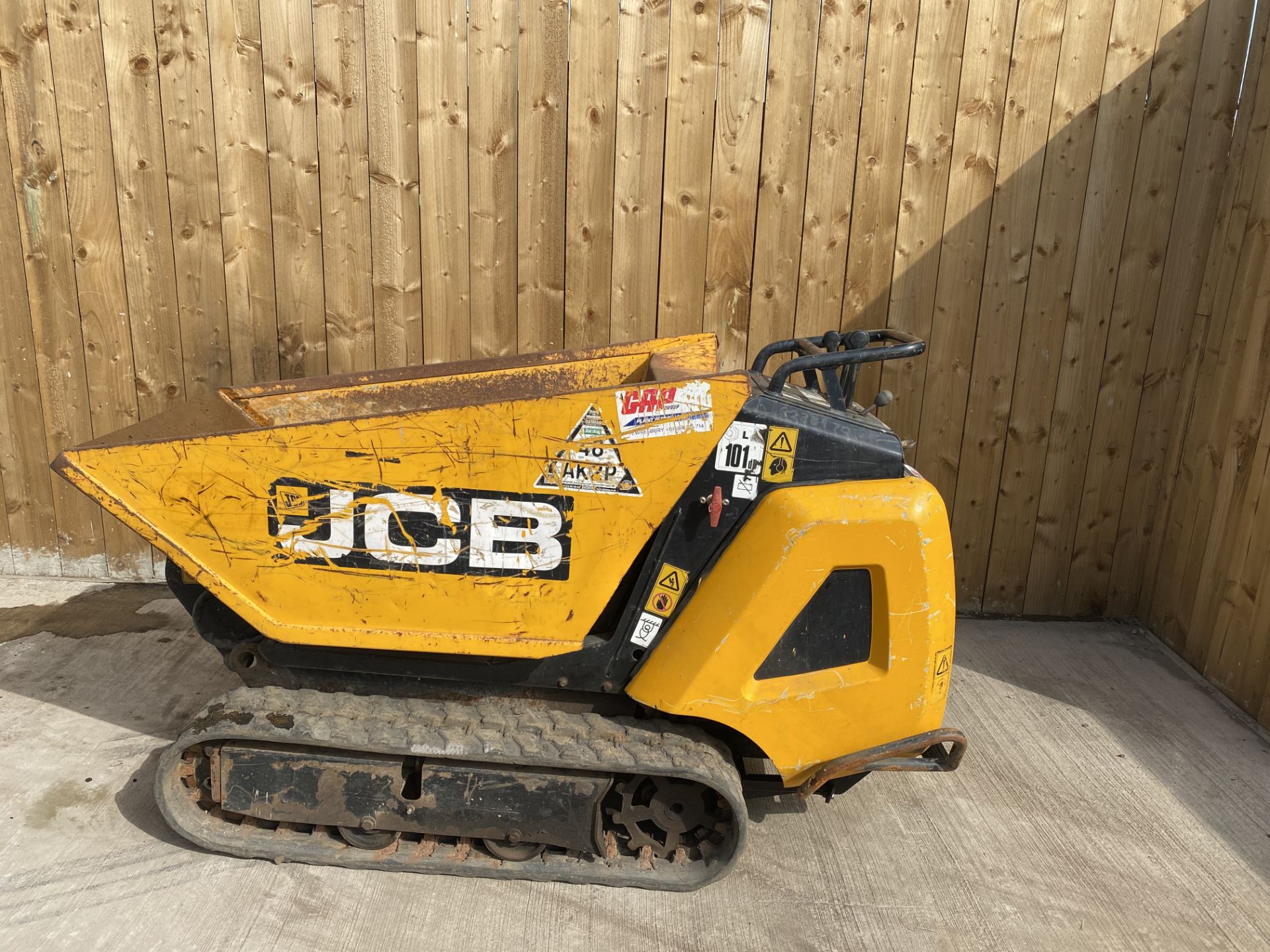 Jcb HTD05 high tip tracked dumper *Direct GAP Hire* - Image 5 of 7