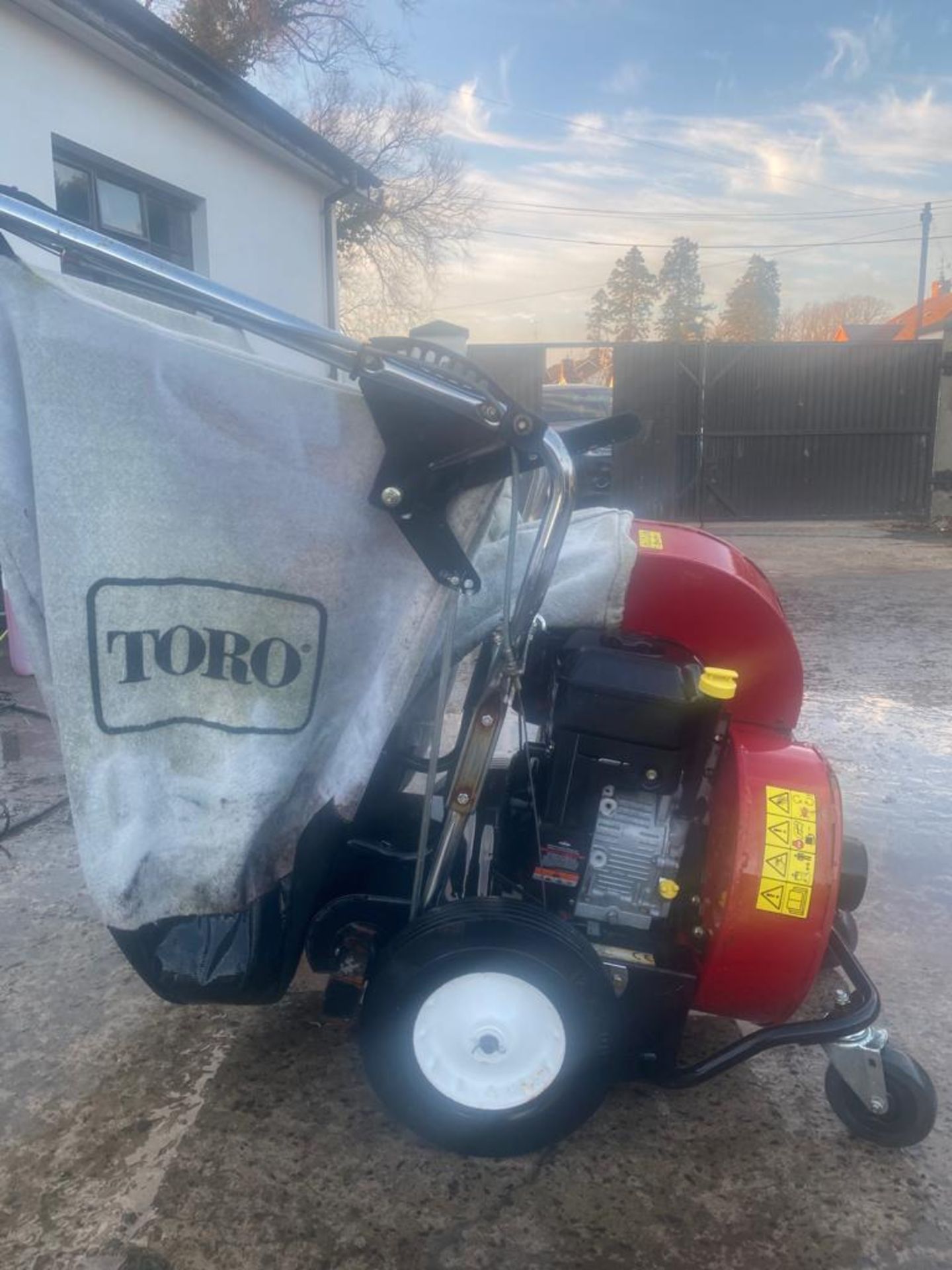 TOROPETROL BILLY GOAT LEAF BLOWER.LOCATION N IRELAND.