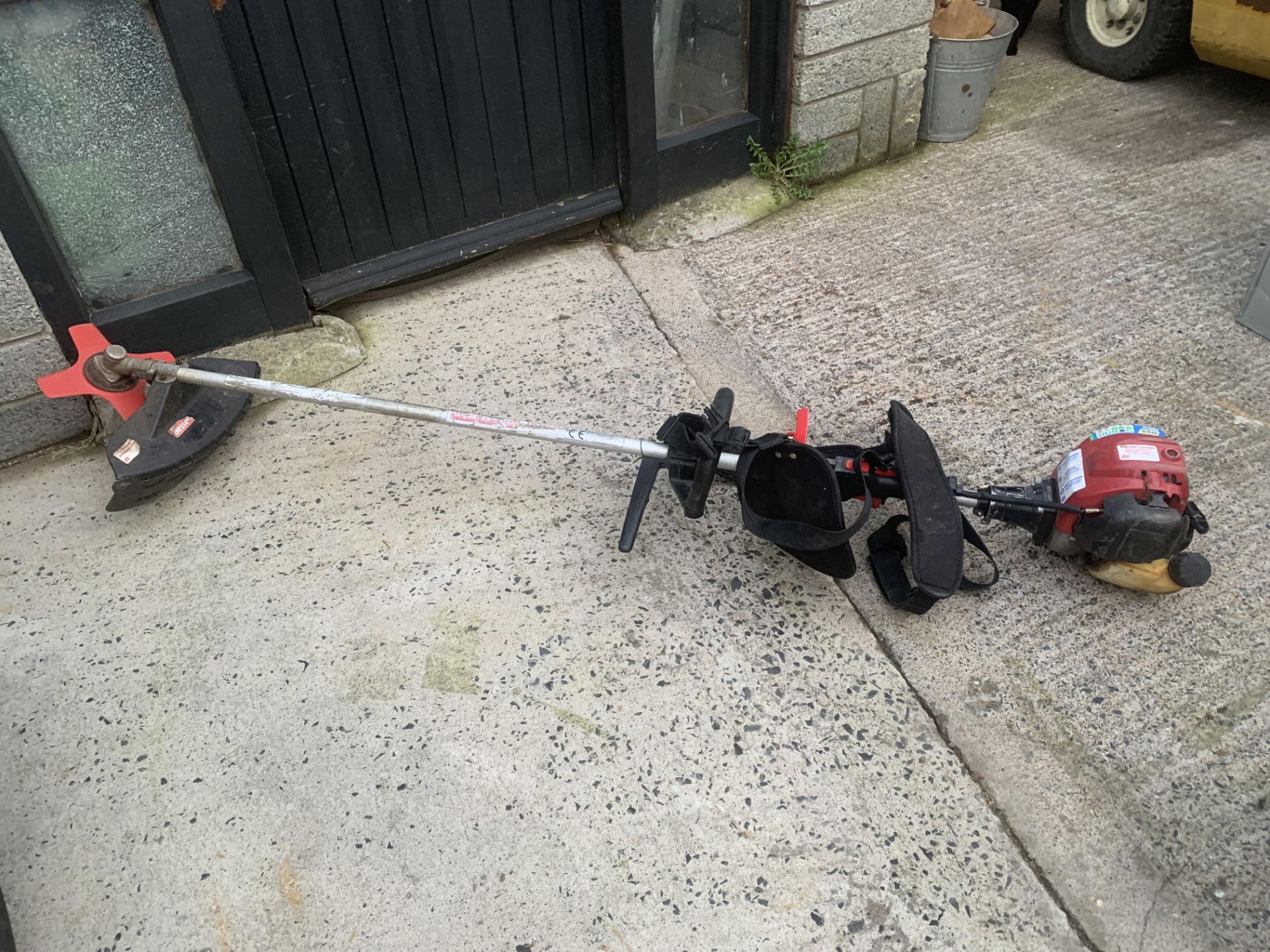 HOND PETROL STRIMMER 4 STROKE .LOCATION N IRELND.