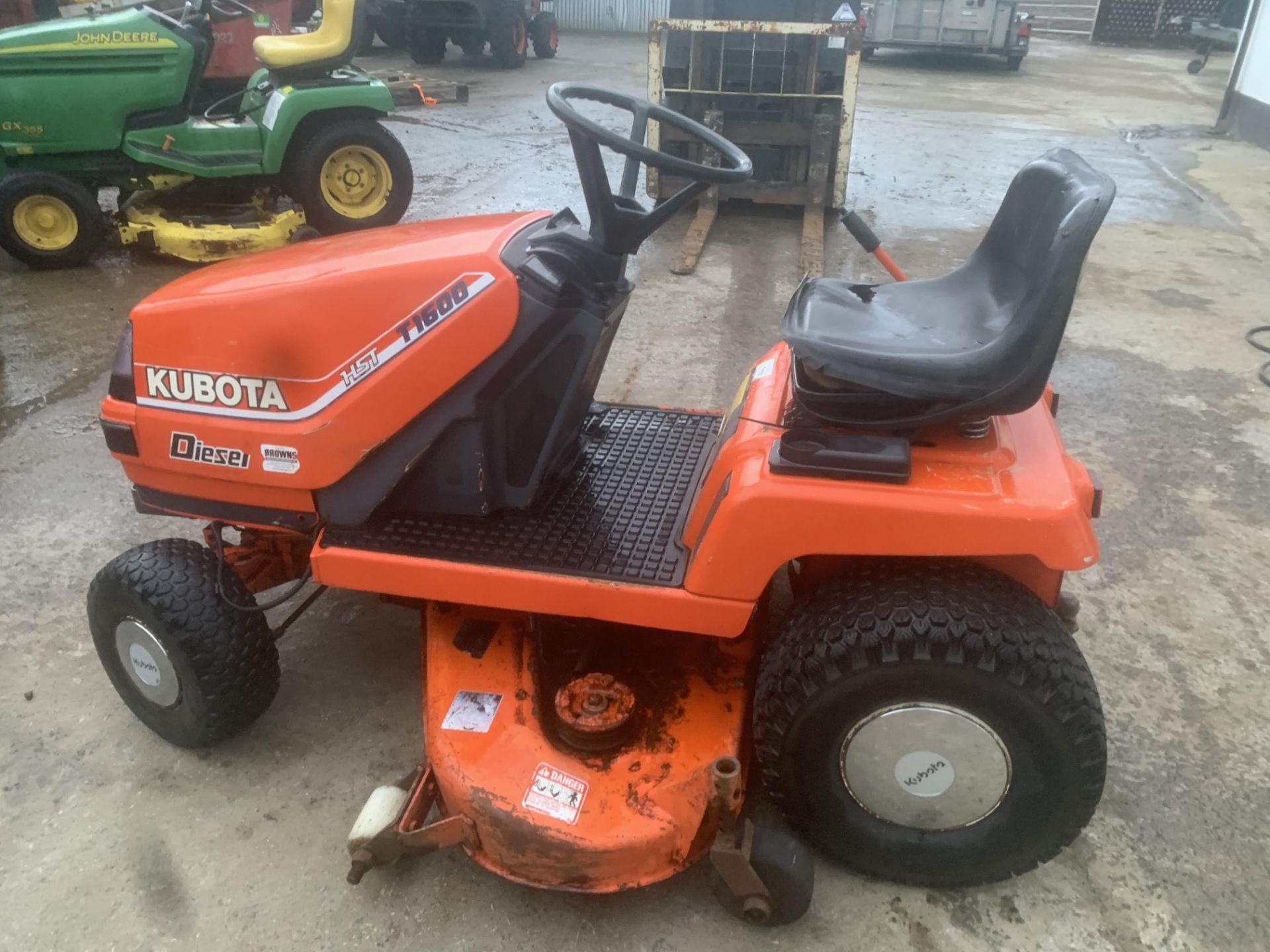 KUBOTA DIESEL RIDE ON MOWER.LOCATION N IRELND. - Image 2 of 3