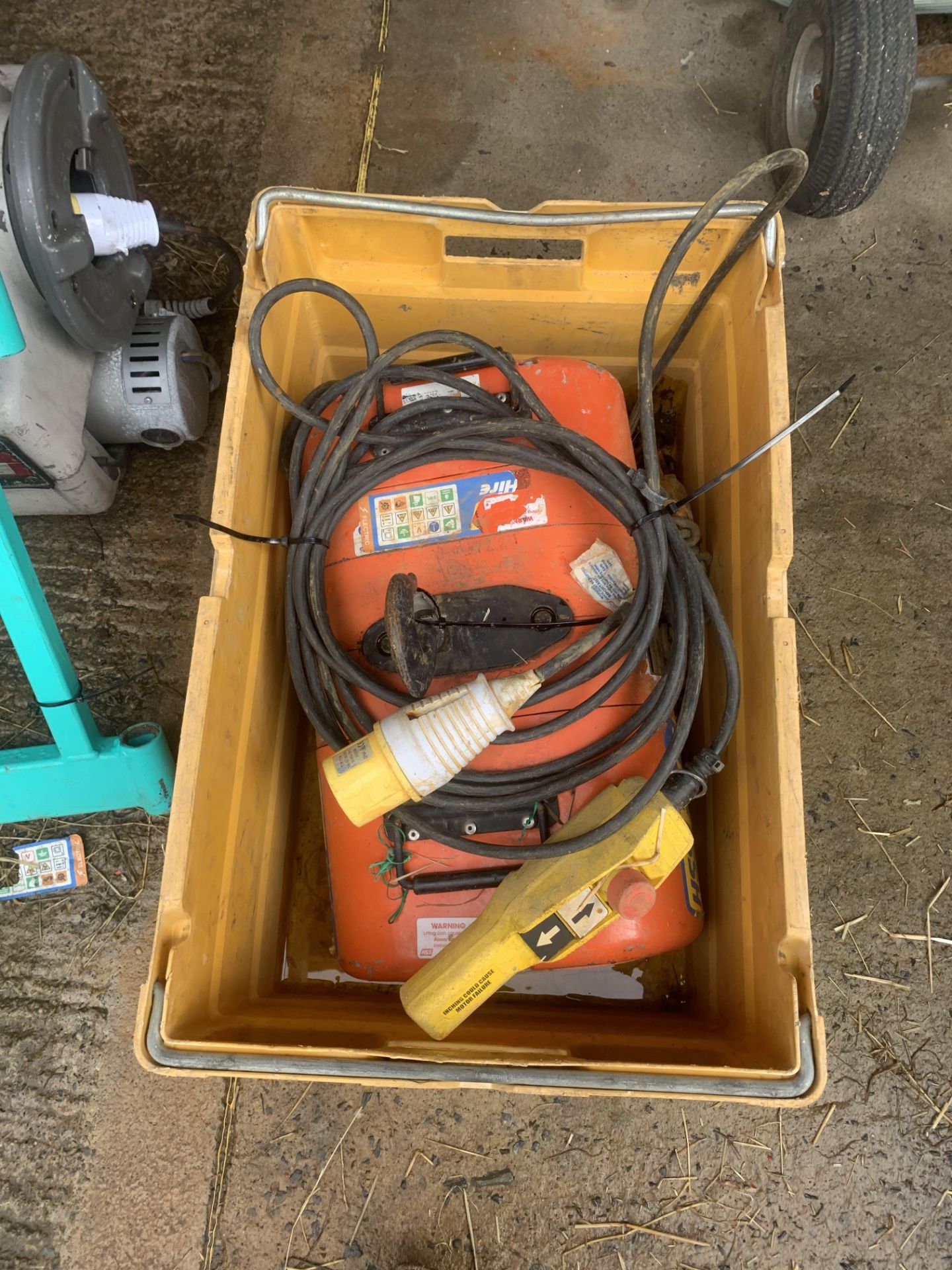 C M LODESTAR 1 TOONE ELECTRICAL CHAIN HOIST 110V.LOCATION N IRELAND.