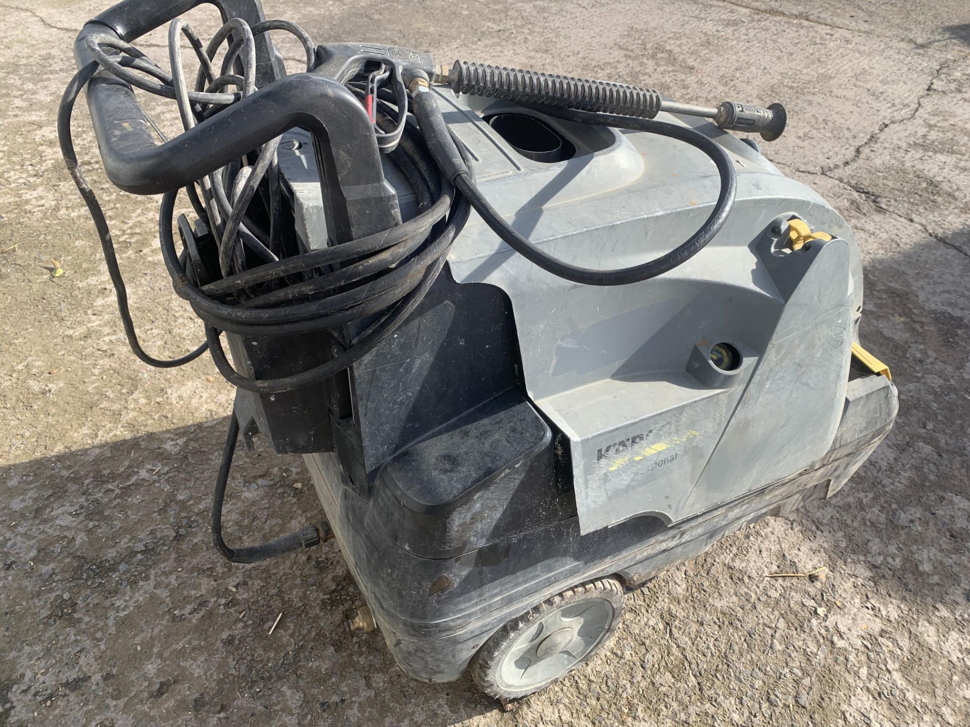 KARCHER DIESEL COMERCIAL HOT AND COLD POWER WASHER.LOCATION N IRELAND. - Image 4 of 4