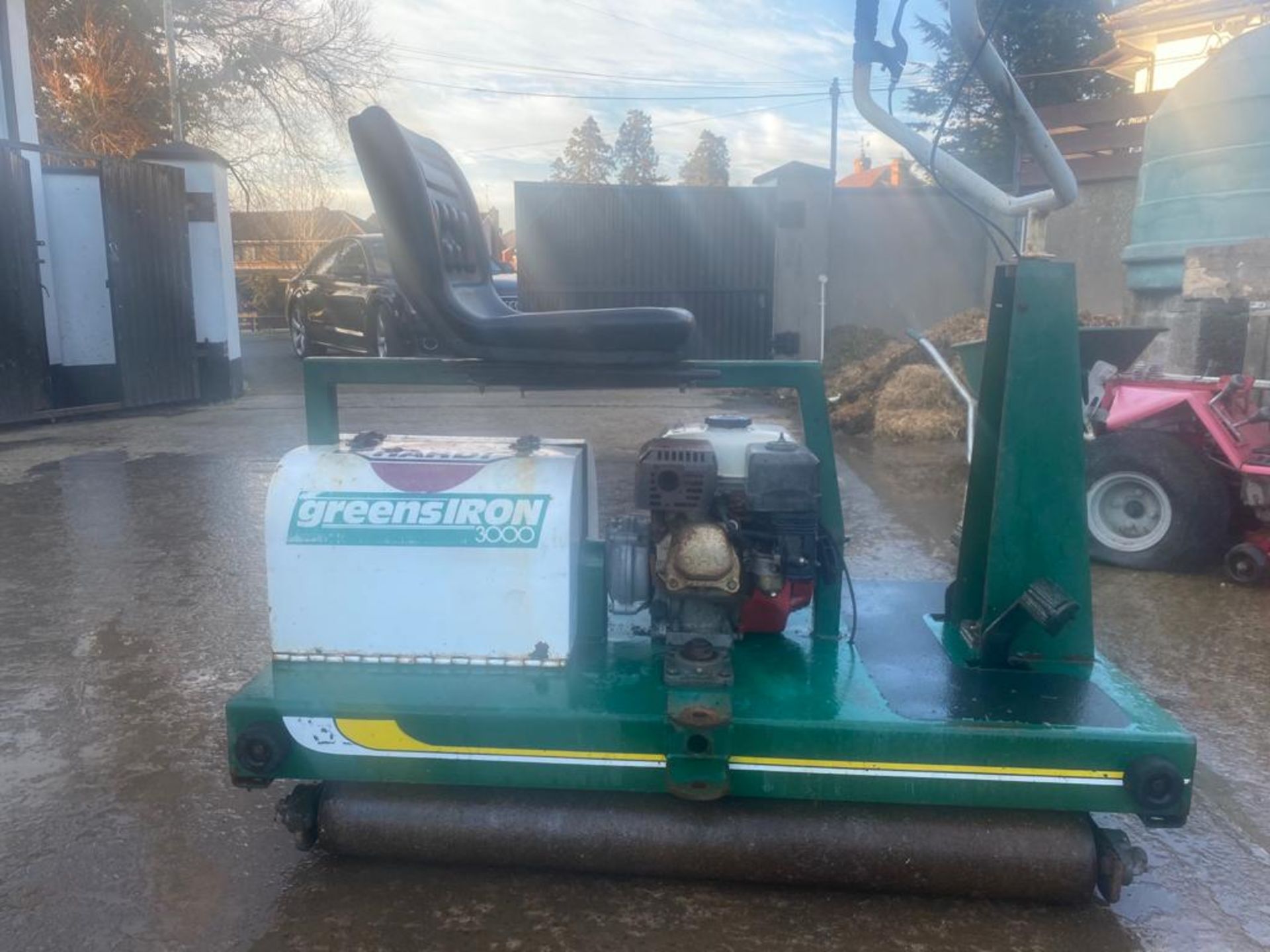 GRRENSIRON 3000 RIDE ON PETROL GREENS ROLLER.LOCATION N IRELAND. - Image 6 of 7