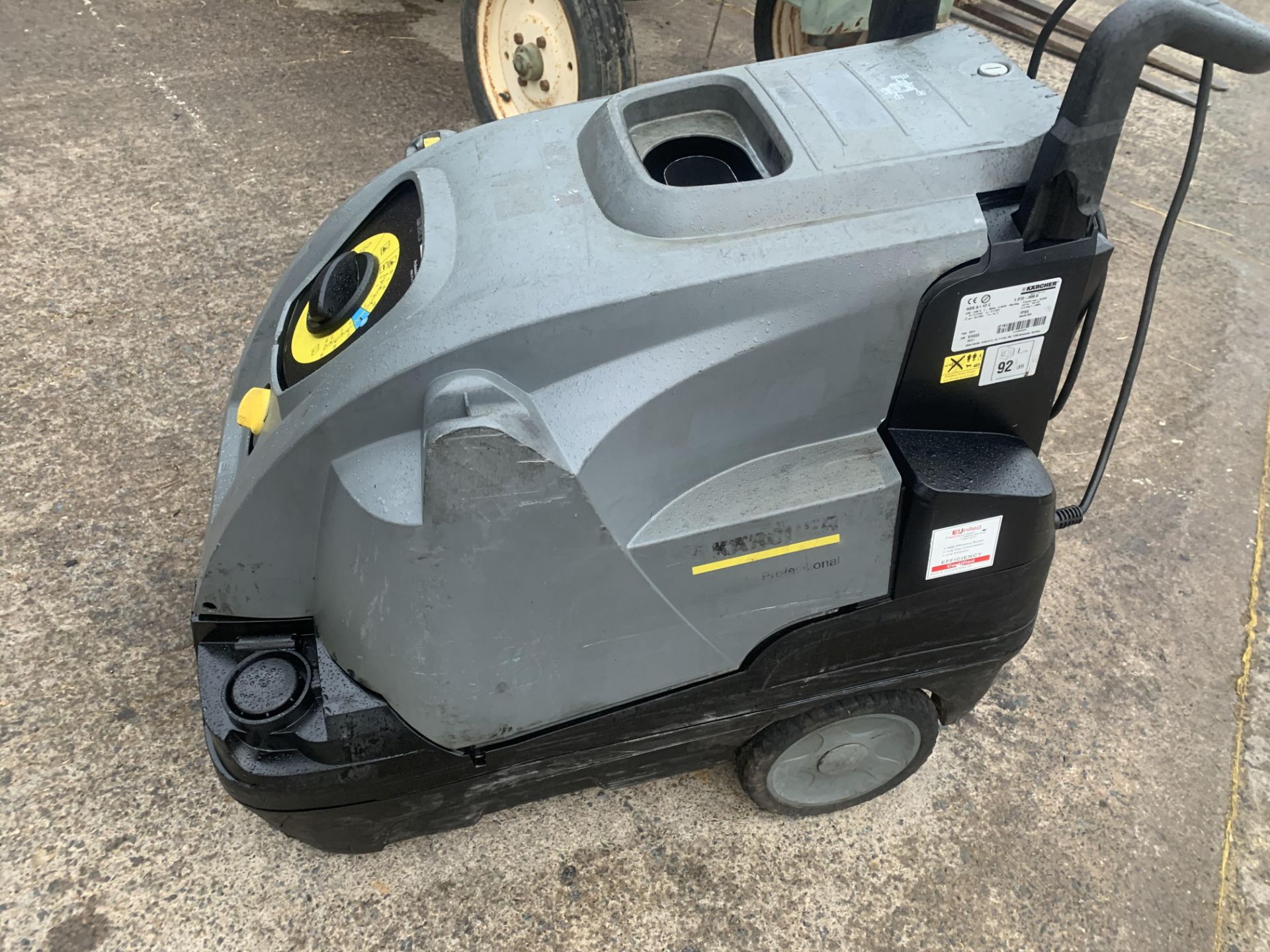 KARCHER DIESEL HOT AND COLD POWER WASHER.LOCATION N IRELND. - Image 2 of 2